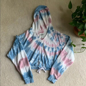 Hollister Tie Dye Cropped Sweatshirt Hoodie Small Cozy Comfy Loungewear Soft